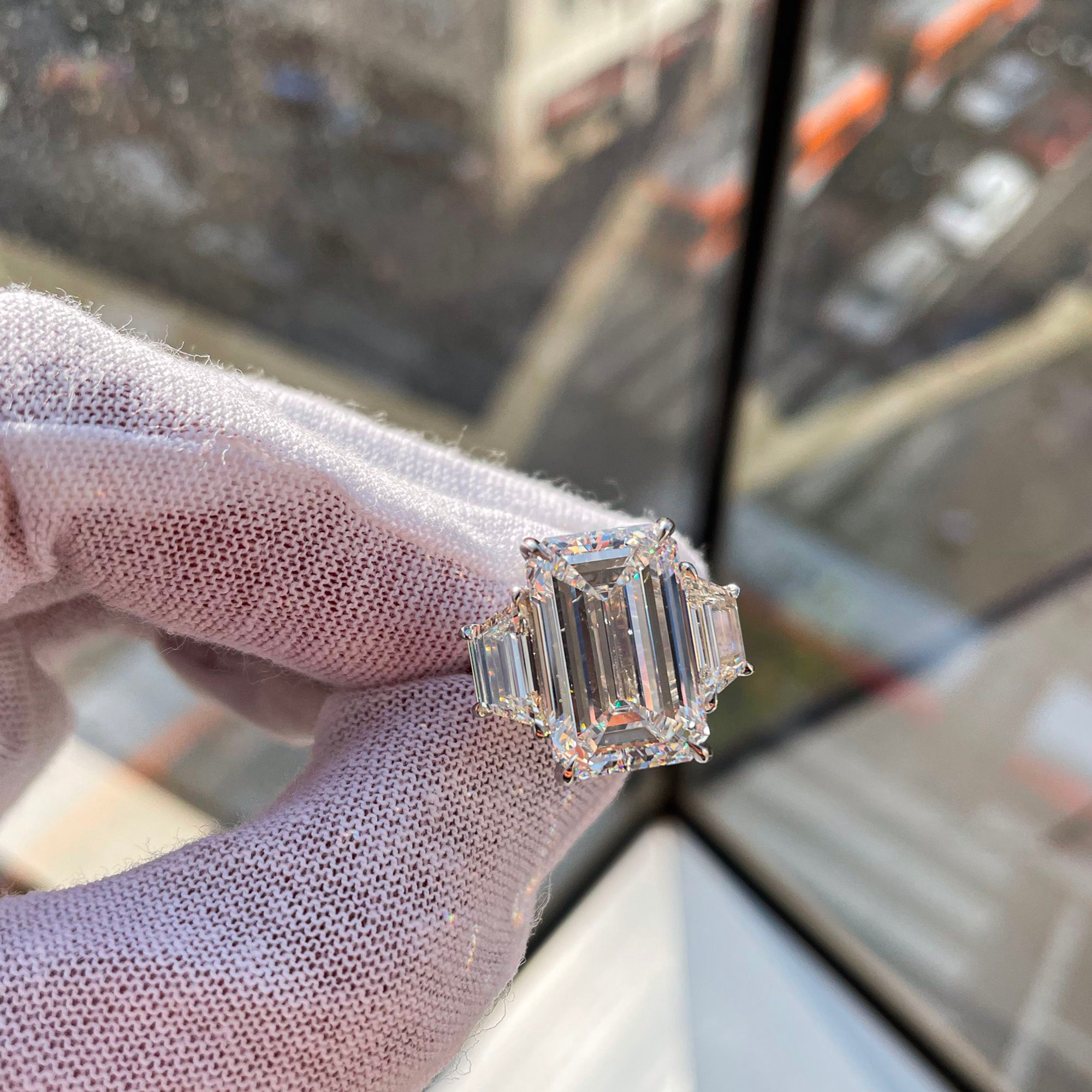 The Difference Between a Natural and Lab-Grown Diamond: What You Need to Know