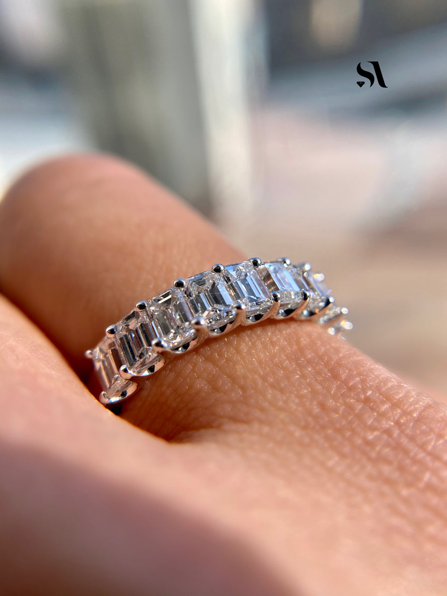 Emerald Cut Diamond Band 